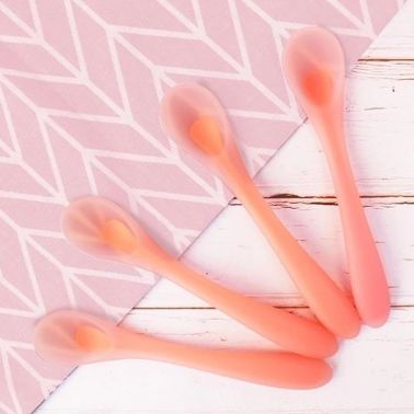 Mombella Łyżeczka Silikonowa Miękka Pink