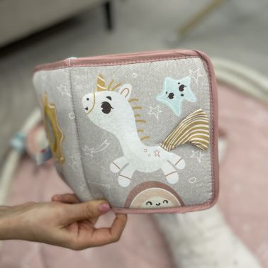 Tiny Love Miękka książeczka edukacyjna Kraina Jednorożca